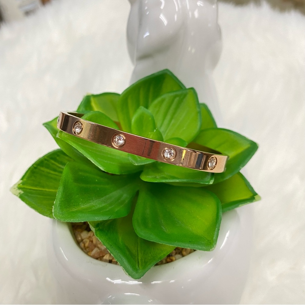 Women bangle